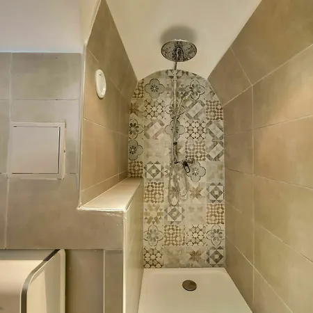 Beautiful Triplex In The Center Of Paris