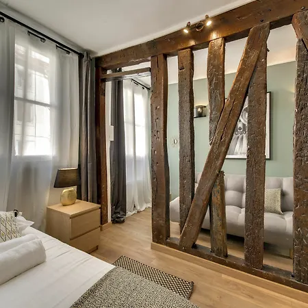 Beautiful Triplex In The Center Of