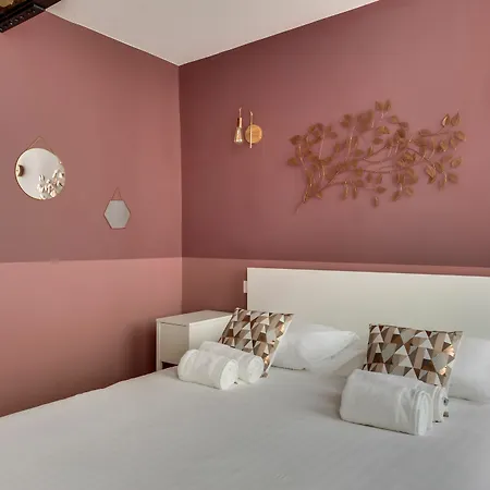 Apartment Beautiful Triplex In The Center Of *
