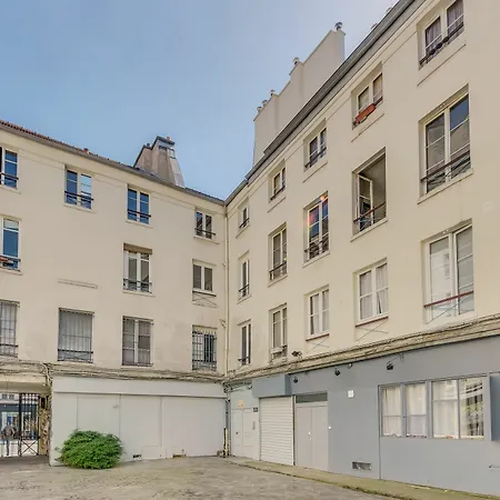 Apartment Beautiful Triplex In The Center Of
