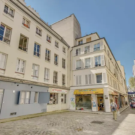 Beautiful Triplex In The Center Of * Paris